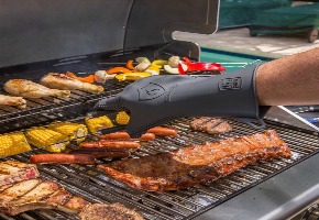 Best BBQ Gloves for Grilling, Smoking, and Fire