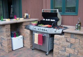 Dressing Up the Luxury Outdoor Patio with Grill