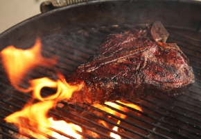 Essential Qualities Of The Best Charcoal Grills